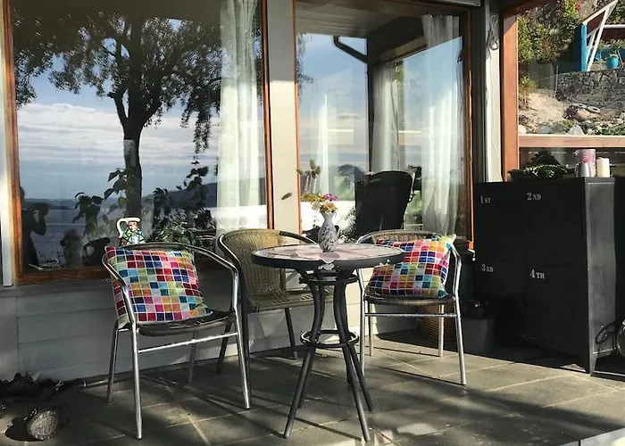 Med Panoramautsikt, Stor Uteplass Og 100 M Fra Badestrand Villa