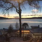 Villa Med Panoramautsikt, Stor Uteplass Og 100 M Fra Badestrand *