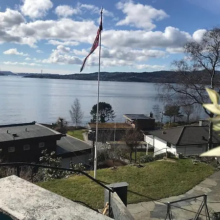 Med Panoramautsikt, Stor Uteplass Og 100 M Fra Badestrand * Μπέργκεν
