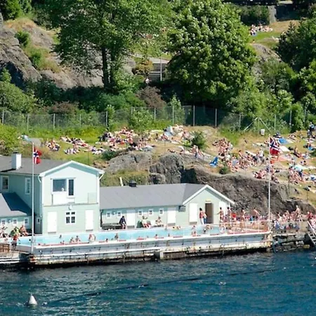 Med Panoramautsikt, Stor Uteplass Og 100 M Fra Badestrand Берген