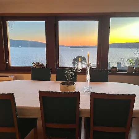 Med Panoramautsikt, Stor Uteplass Og 100 M Fra Badestrand Μπέργκεν