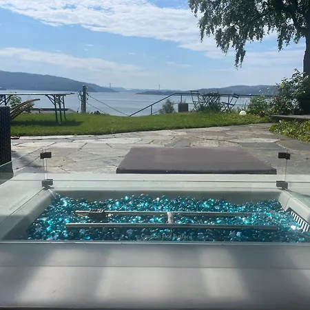 Med Panoramautsikt, Stor Uteplass Og 100 M Fra Badestrand Вилла