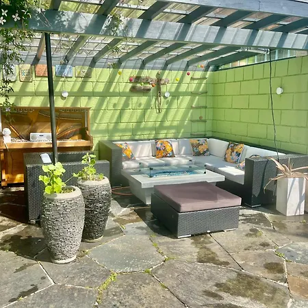 فيلة Villa Med Panoramautsikt, Stor Uteplass Og 100 M Fra Badestrand *