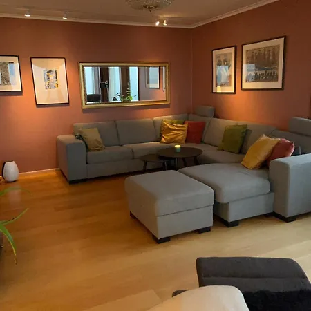 Med Panoramautsikt, Stor Uteplass Og 100 M Fra Badestrand * Берген