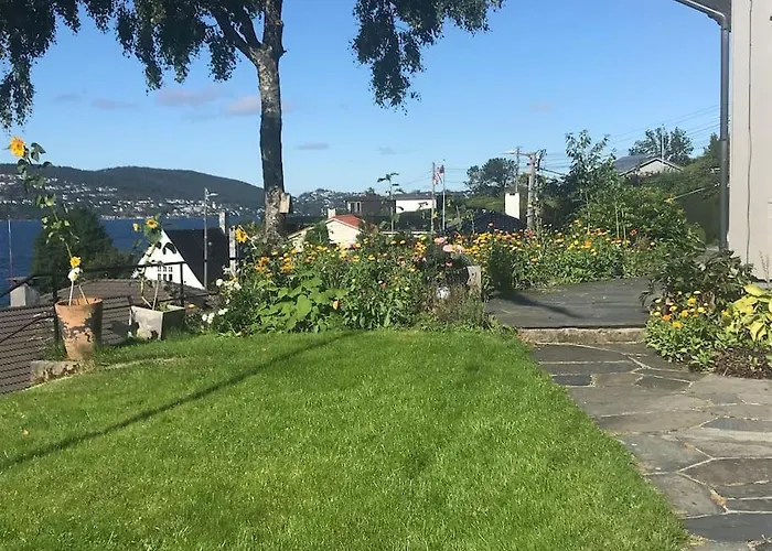 Med Panoramautsikt, Stor Uteplass Og 100 M Fra Badestrand Вилла Берген