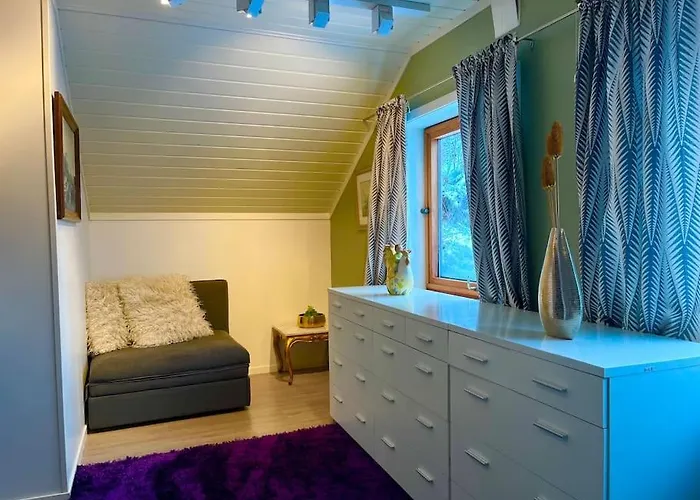 Med Panoramautsikt, Stor Uteplass Og 100 M Fra Badestrand