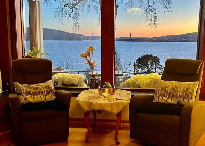 Villa Med Panoramautsikt, Stor Uteplass Og 100 M Fra Badestrand Bergen