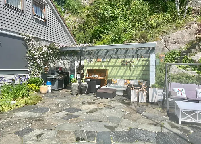 Med Panoramautsikt, Stor Uteplass Og 100 M Fra Badestrand Villa Bergen