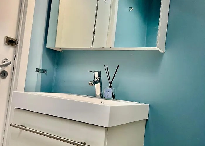 Med Panoramautsikt, Stor Uteplass Og 100 M Fra Badestrand