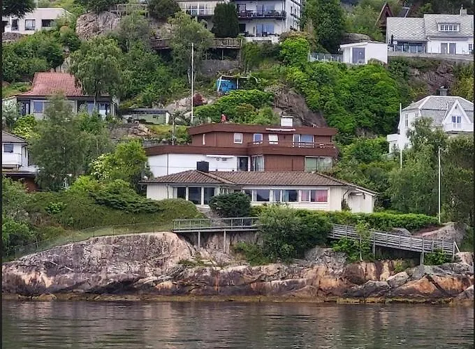 Вілла Med Panoramautsikt, Stor Uteplass Og 100 M Fra Badestrand *